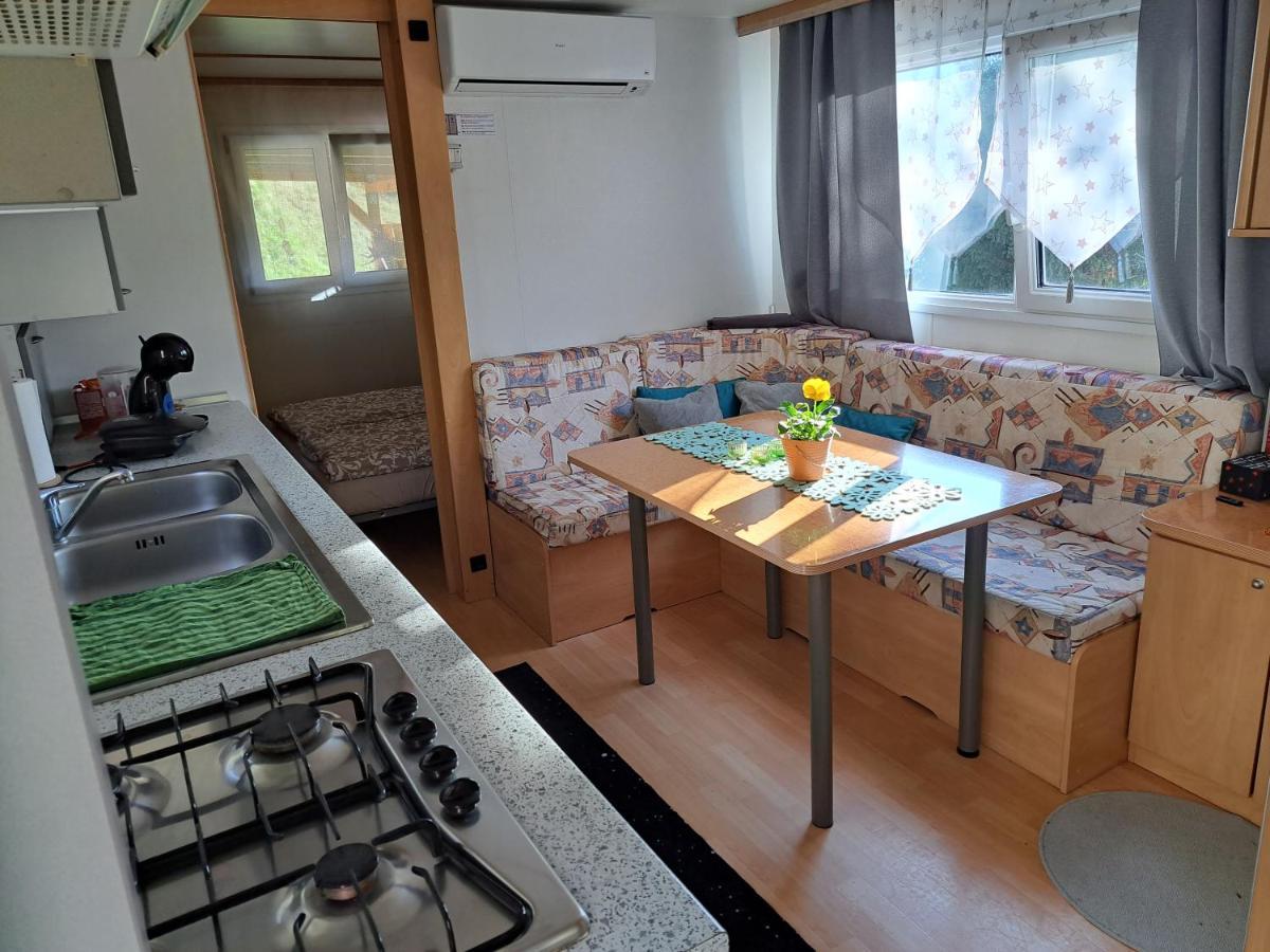 Lexi Zen House Apartment คัมนิค ภายนอก รูปภาพ