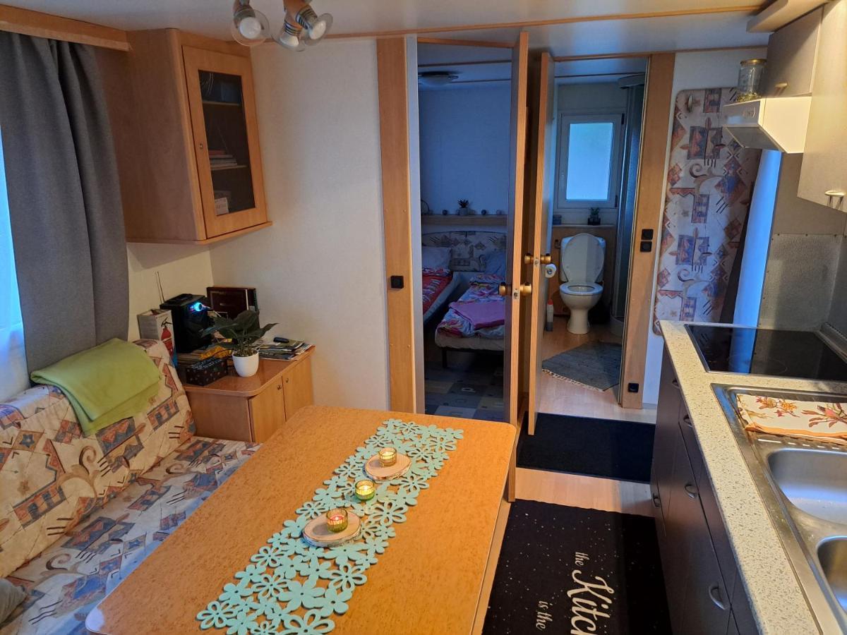 Lexi Zen House Apartment คัมนิค ภายนอก รูปภาพ